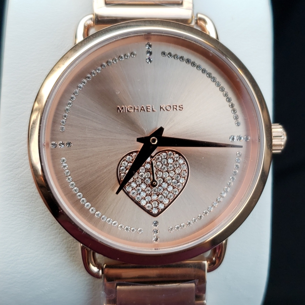 Michael Kors rose gold watch and bracelet - Picture 3 of 11